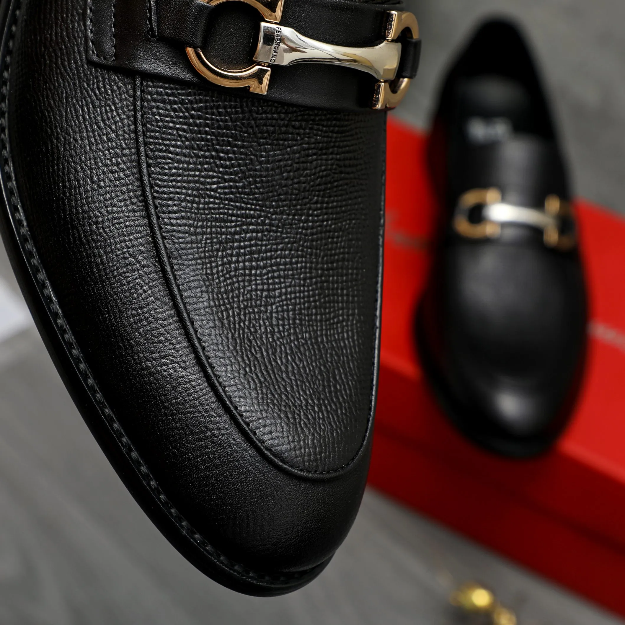 Men's shoes 💰420 Product trademark: Ferragamo " Ferragamo ] Business slip-on leather shoes Regular size: 39-45 (38.46 custom-made, non-refundable) Product materials: Selected small pebbled cowhide upper, sheepskin lining, original rubber outsole